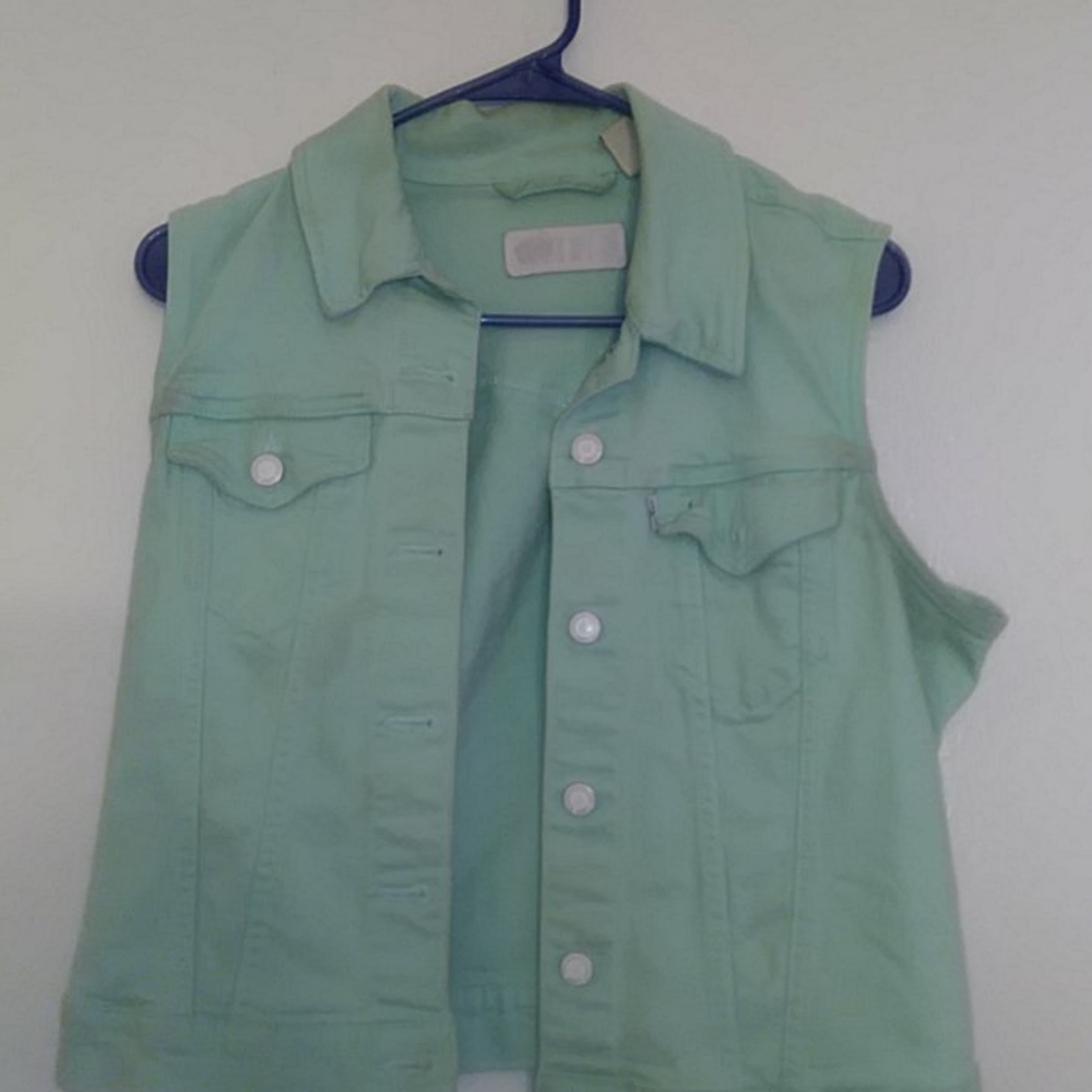 Baby Blue no sleeve jeen jacket
